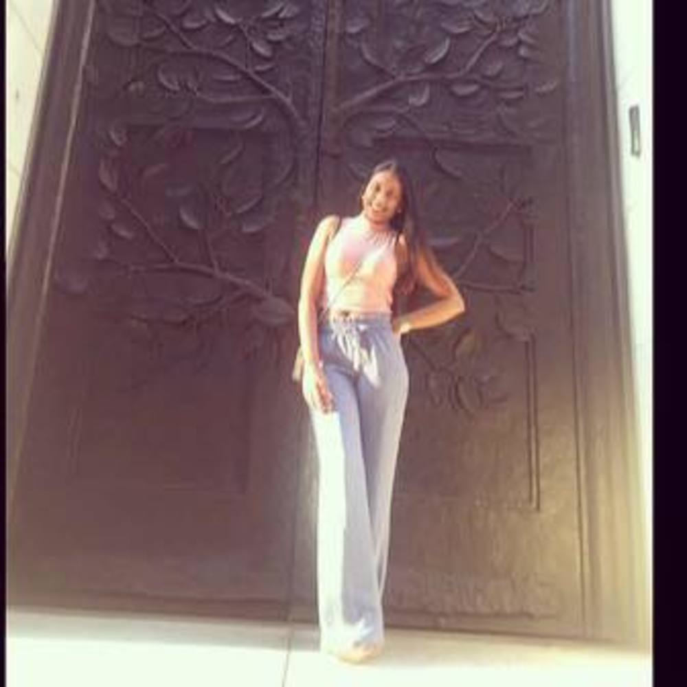 Meet your Posher, Safia